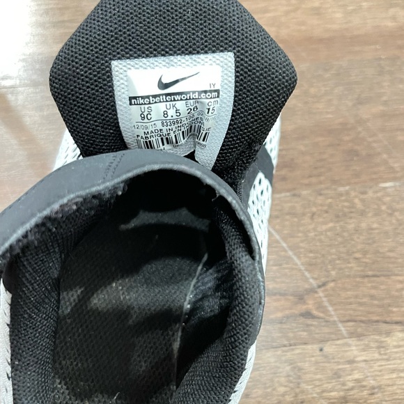 Nike sneakers - Picture 2 of 4